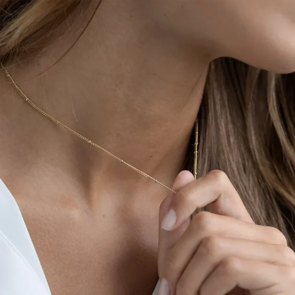 Collier Chaîne en Acier Inoxydable pour Femme - Ras du Cou Fin en Or