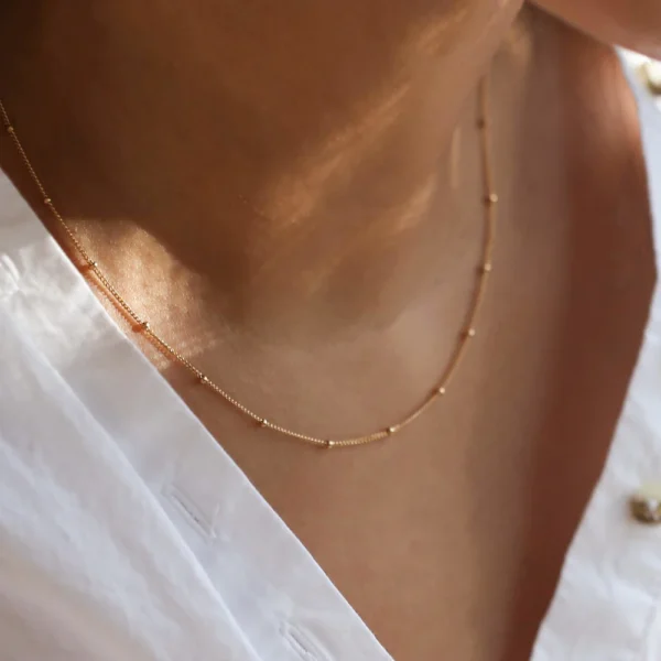 Collier Chaîne en Acier Inoxydable pour Femme - Ras du Cou Fin en Or
